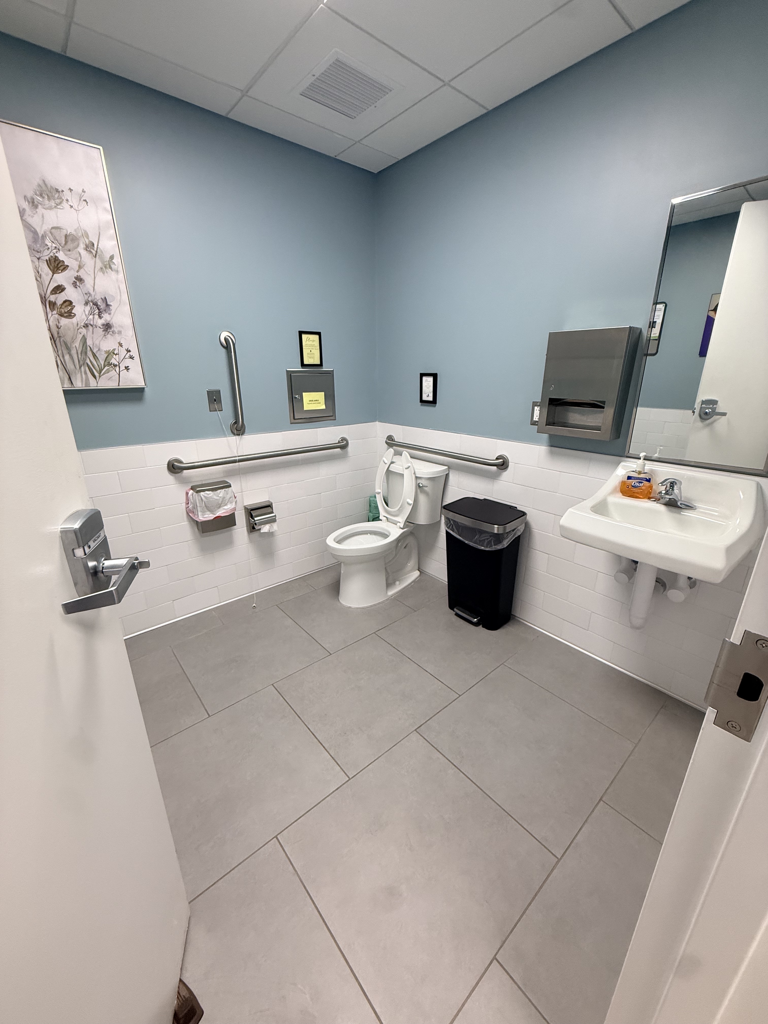 Medical & Clinical Cleaning Image