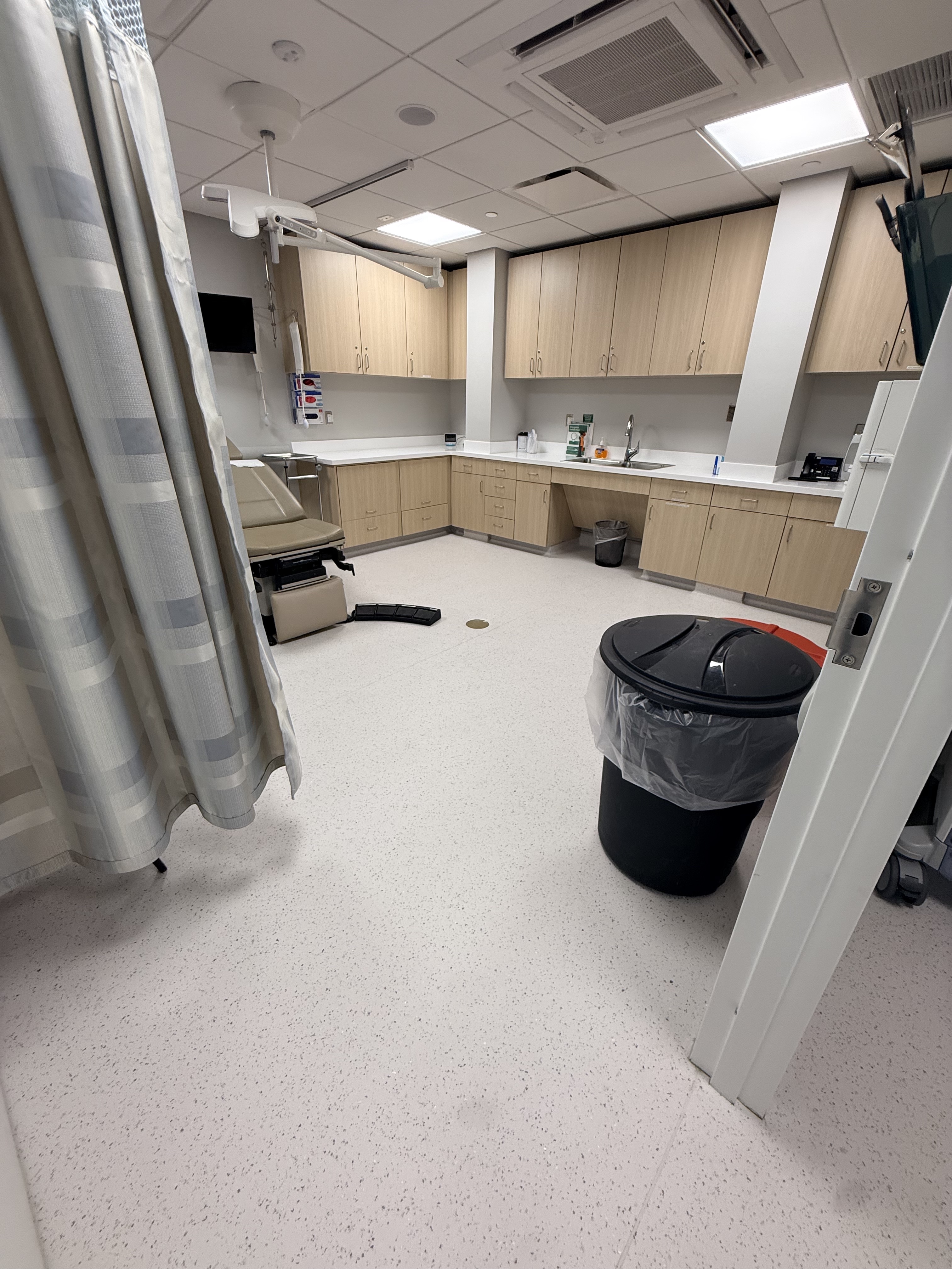 Medical & Clinical Cleaning Image